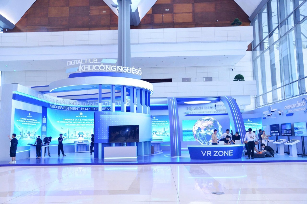 Khu vực trưng b&agrave;y tại Trung t&acirc;m hội nghị quốc gia.