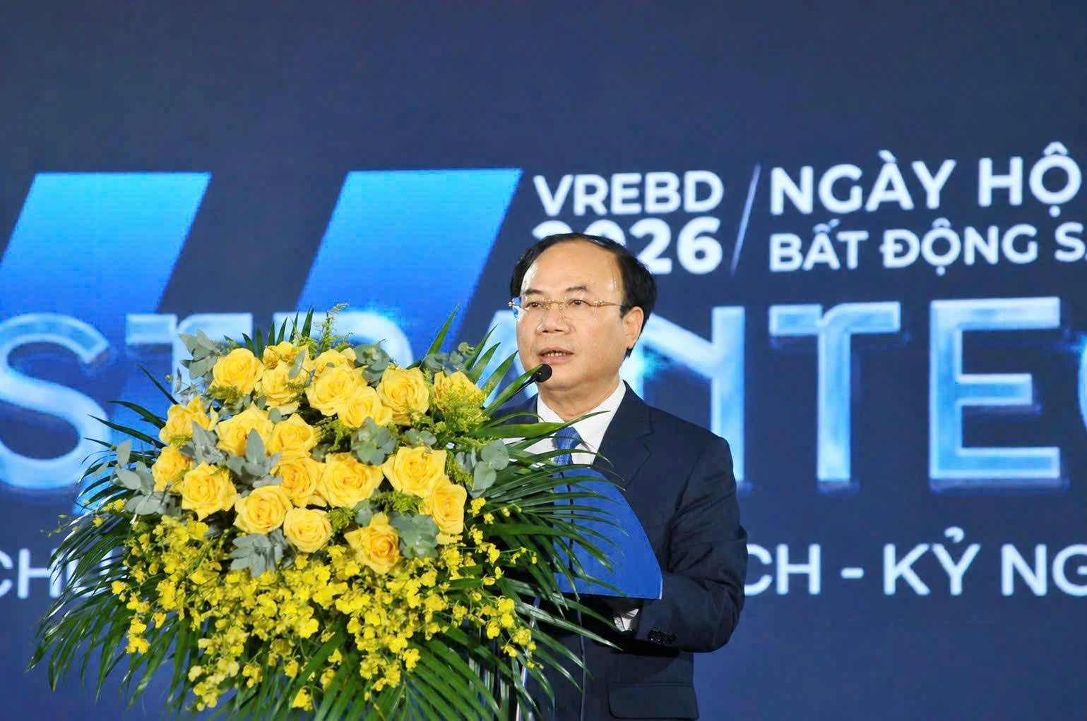 Thứ trưởng Bộ X&acirc;y dựng Nguyễn Văn Sinh ph&aacute;t biểu tại sự kiện