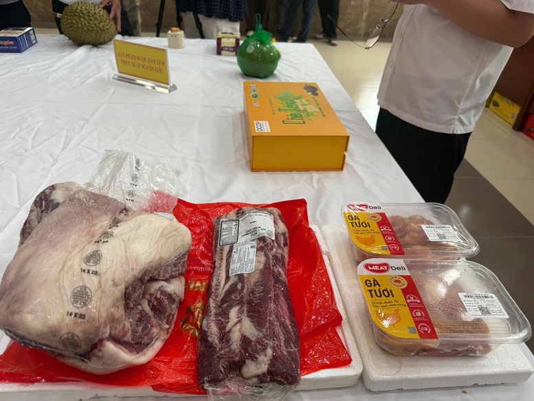 Hệ thống truy xuất nguồn gốc n&ocirc;ng sản l&agrave; nền tảng dữ liệu d&ugrave;ng chung, bảo đảm khả năng kết nối, chia sẻ v&agrave; li&ecirc;n th&ocirc;ng với c&aacute;c bộ, ng&agrave;nh, địa phương, doanh nghiệp... - Ảnh: VGP/Đỗ Hương