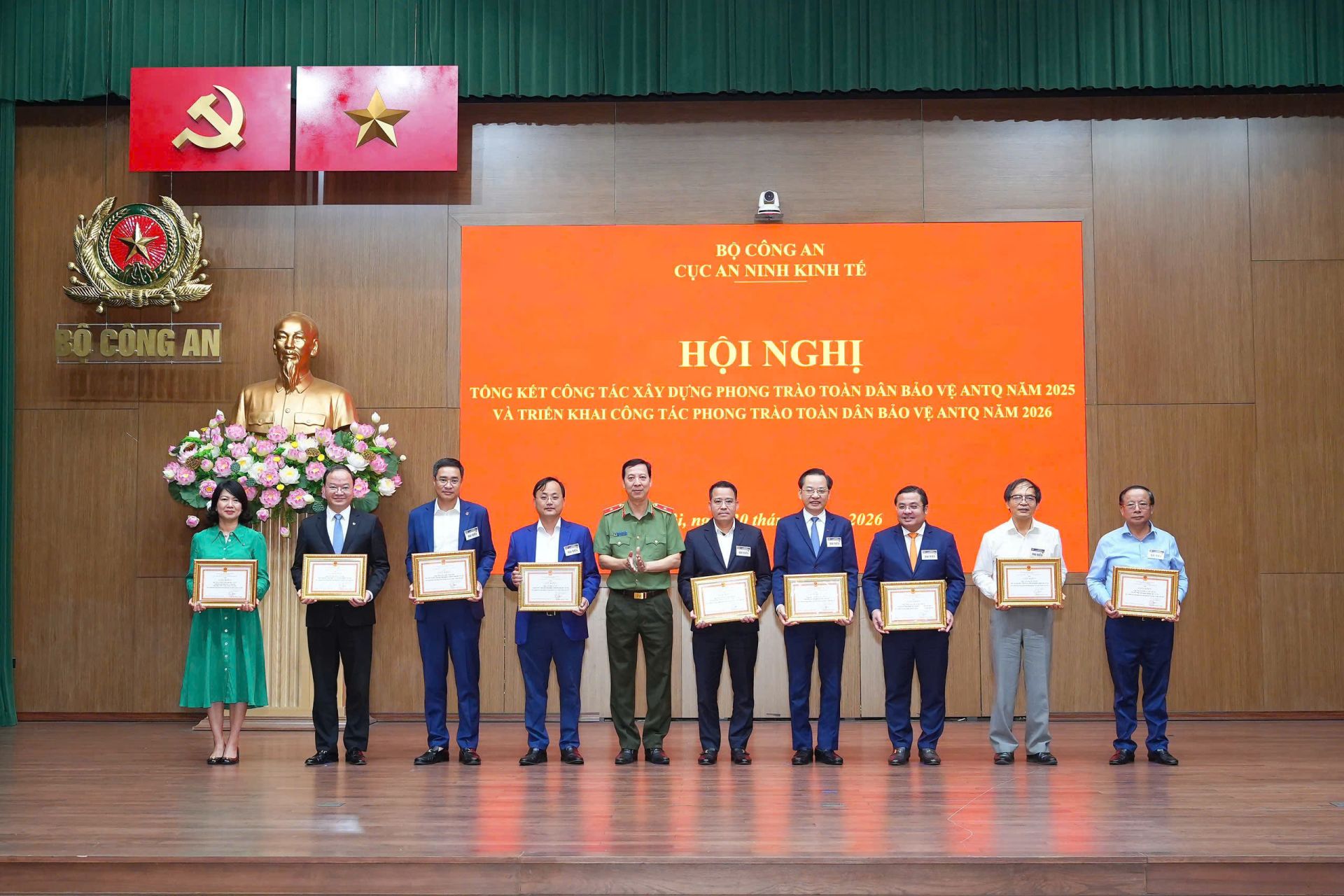 Vinachem được Bộ Công an trao bằng khen trong phong trào toàn dân bảo vệ an ninh Tổ quốc