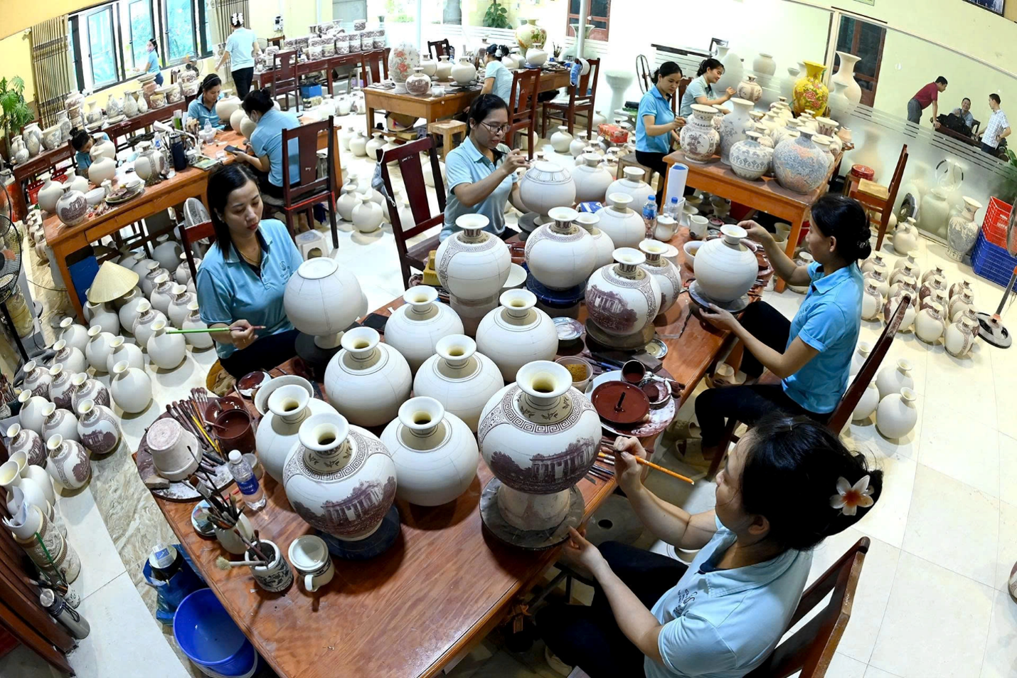 Thương hiệu quốc gia Gốm Chu Đậu vinh dự nhận Giấy khen của Cục An ninh Kinh tế - Bộ Công an