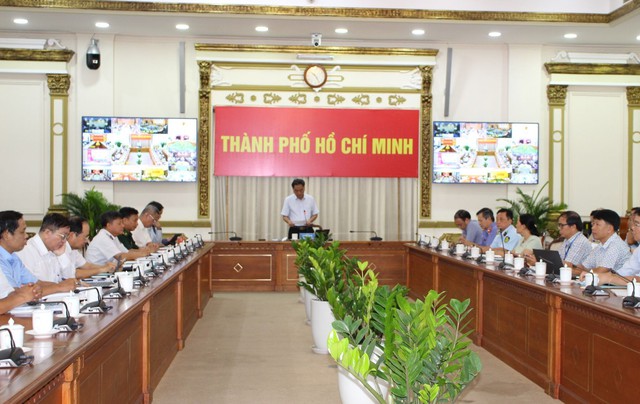 Ph&oacute; Chủ tịch Thường trực UBND TPHCM Nguyễn Lộc H&agrave; c&ugrave;ng l&atilde;nh đạo c&aacute;c sở, ng&agrave;nh dự Hội nghị trực tuyến to&agrave;n quốc sơ kết c&ocirc;ng t&aacute;c 6 th&aacute;ng đầu năm v&agrave; triển khai nhiệm vụ 6 th&aacute;ng cuối năm 2026 của Ban Chỉ đạo 389 quốc gia