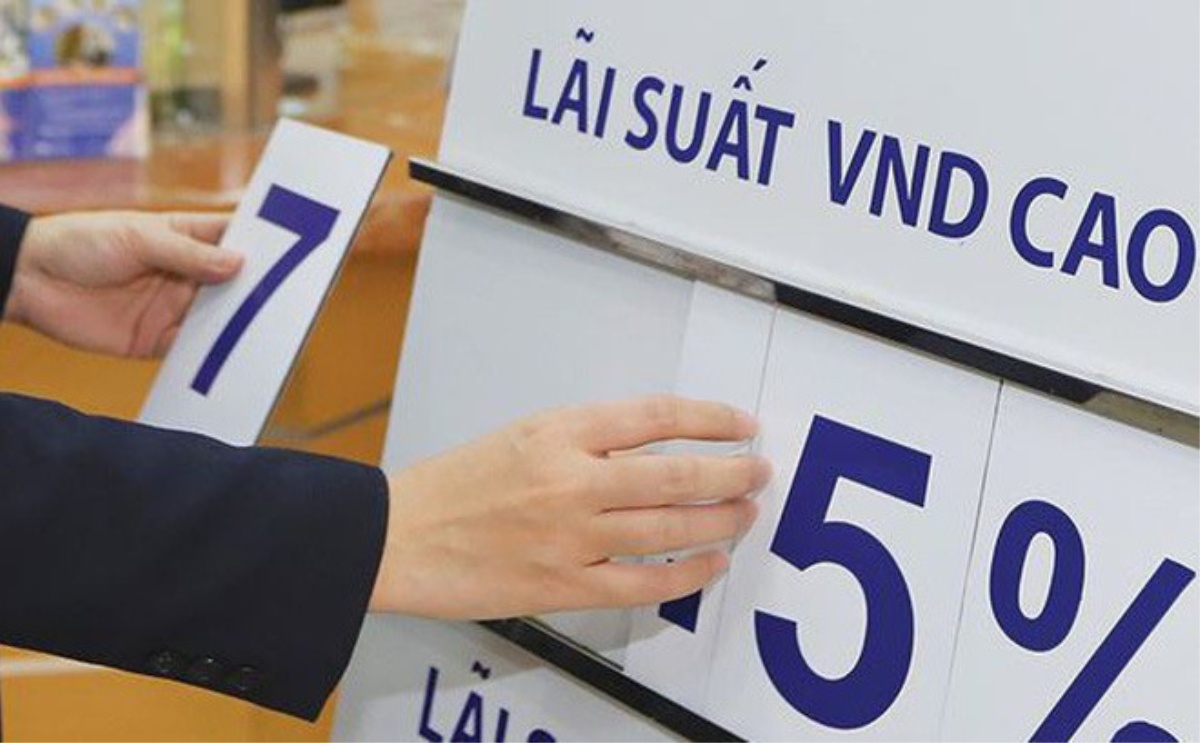 Nhiều ngân hàng niêm yết lãi suất từ 7%/năm