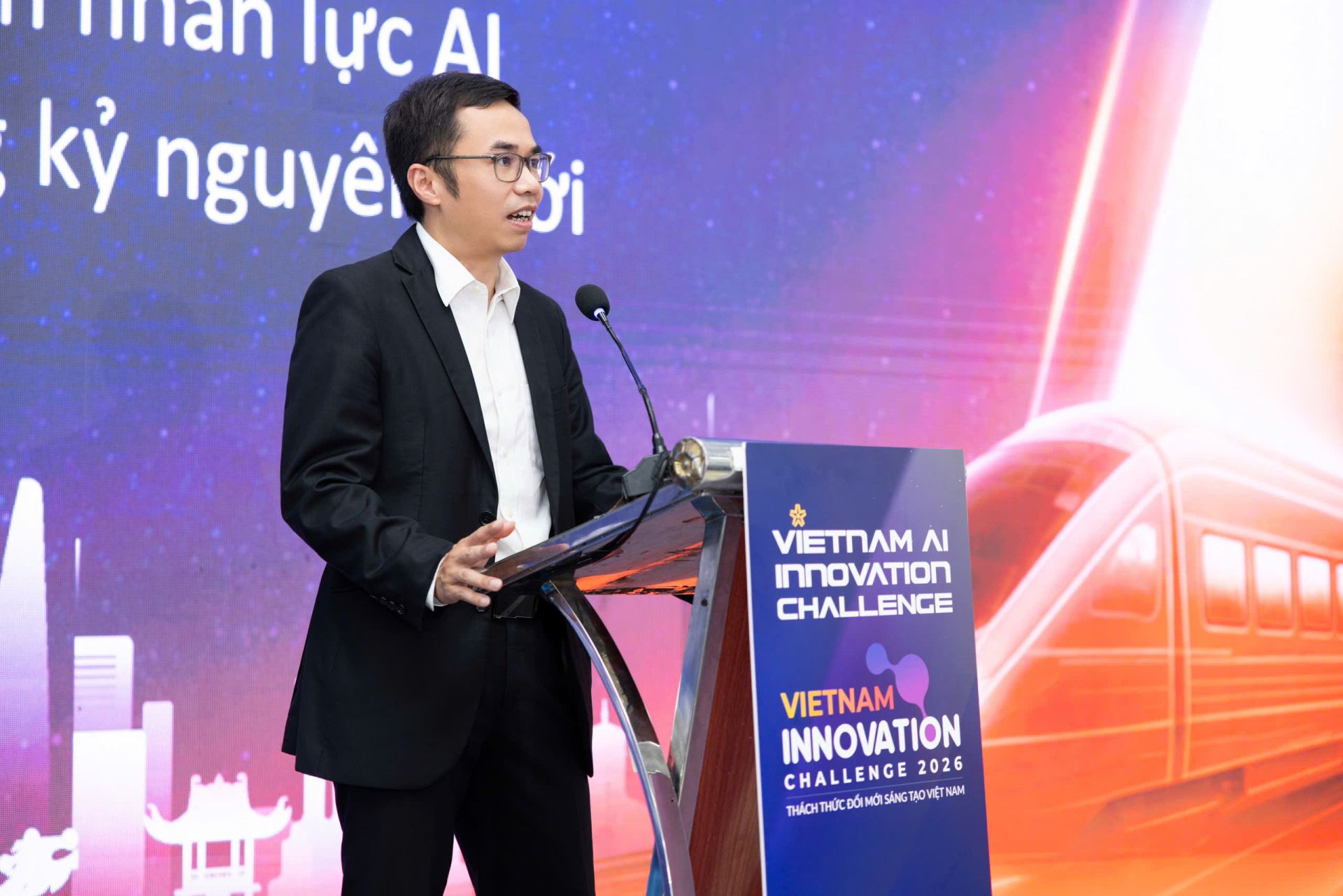 &Ocirc;ng Trương Quốc Anh, Gi&aacute;m đốc Khối Ng&acirc;n h&agrave;ng số SHB ph&aacute;t biểu tại sự kiện