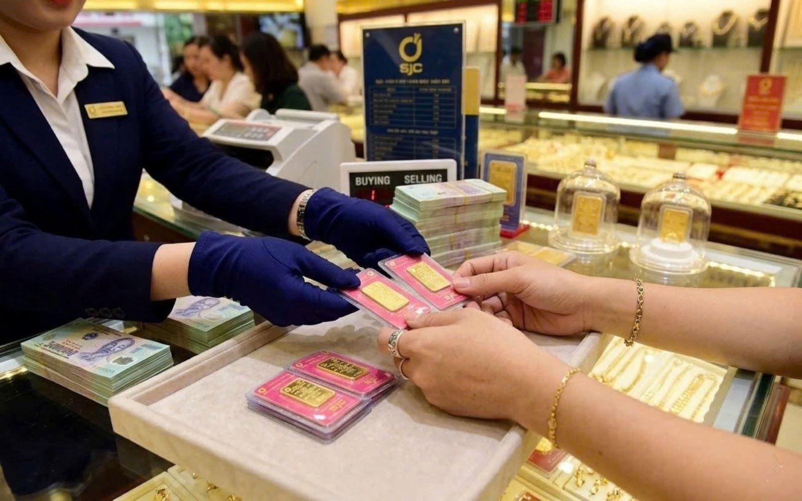 Cập nhật giá vàng hôm nay 15/9: SJC giảm 300.000 đồng