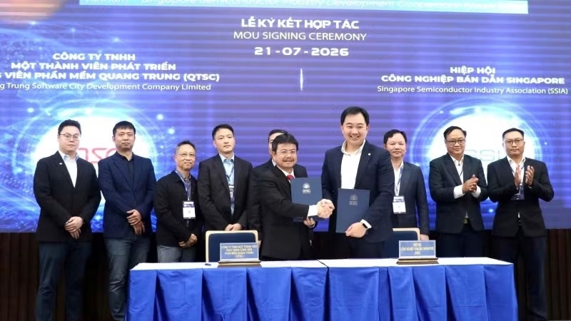 Việt Nam - Singapore tăng tốc hợp tác ngành bán dẫn