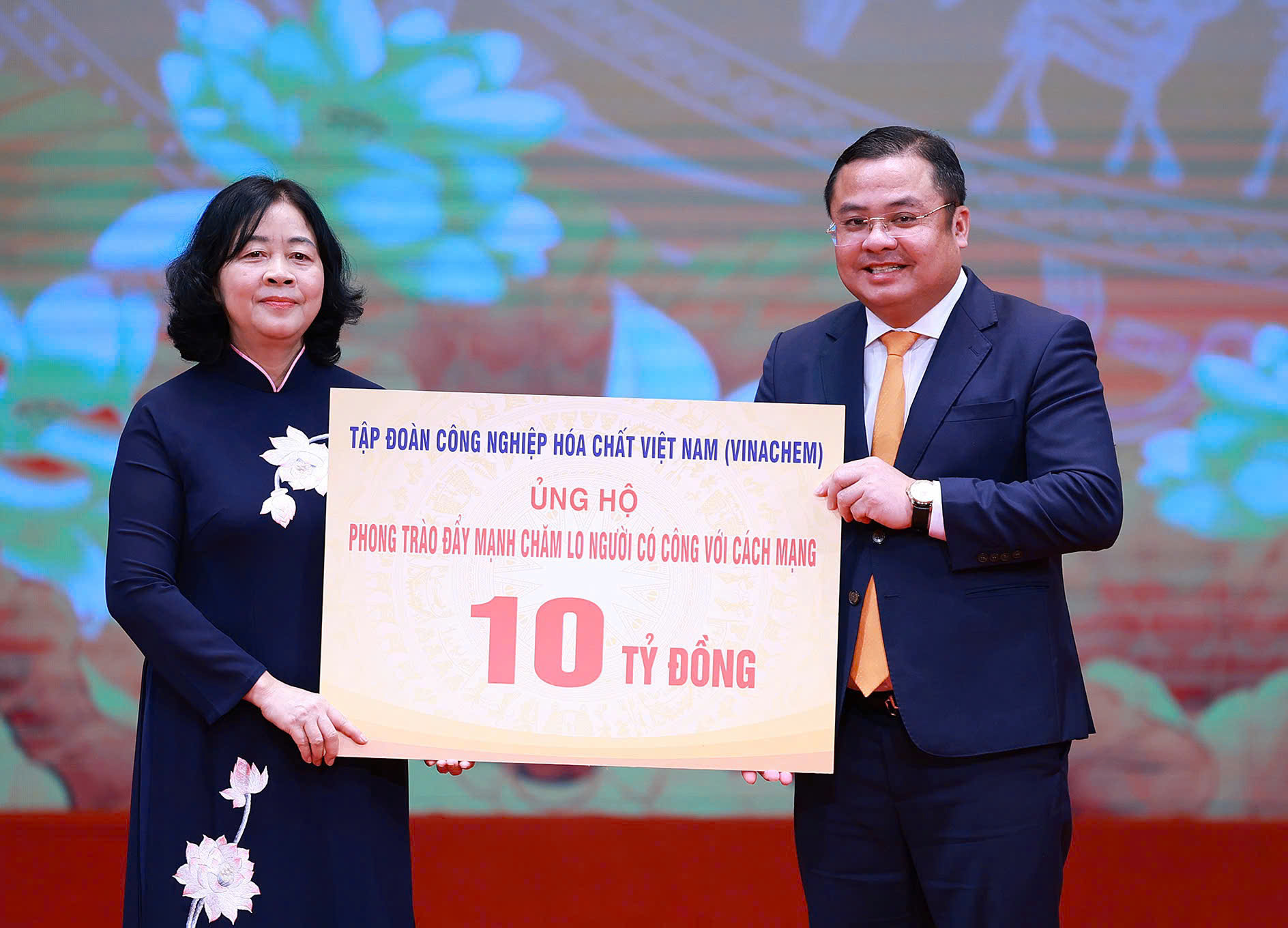 Vinachem đóng góp chăm lo người có công với cách mạng, lan tỏa truyền thống “Uống nước nhớ nguồn”