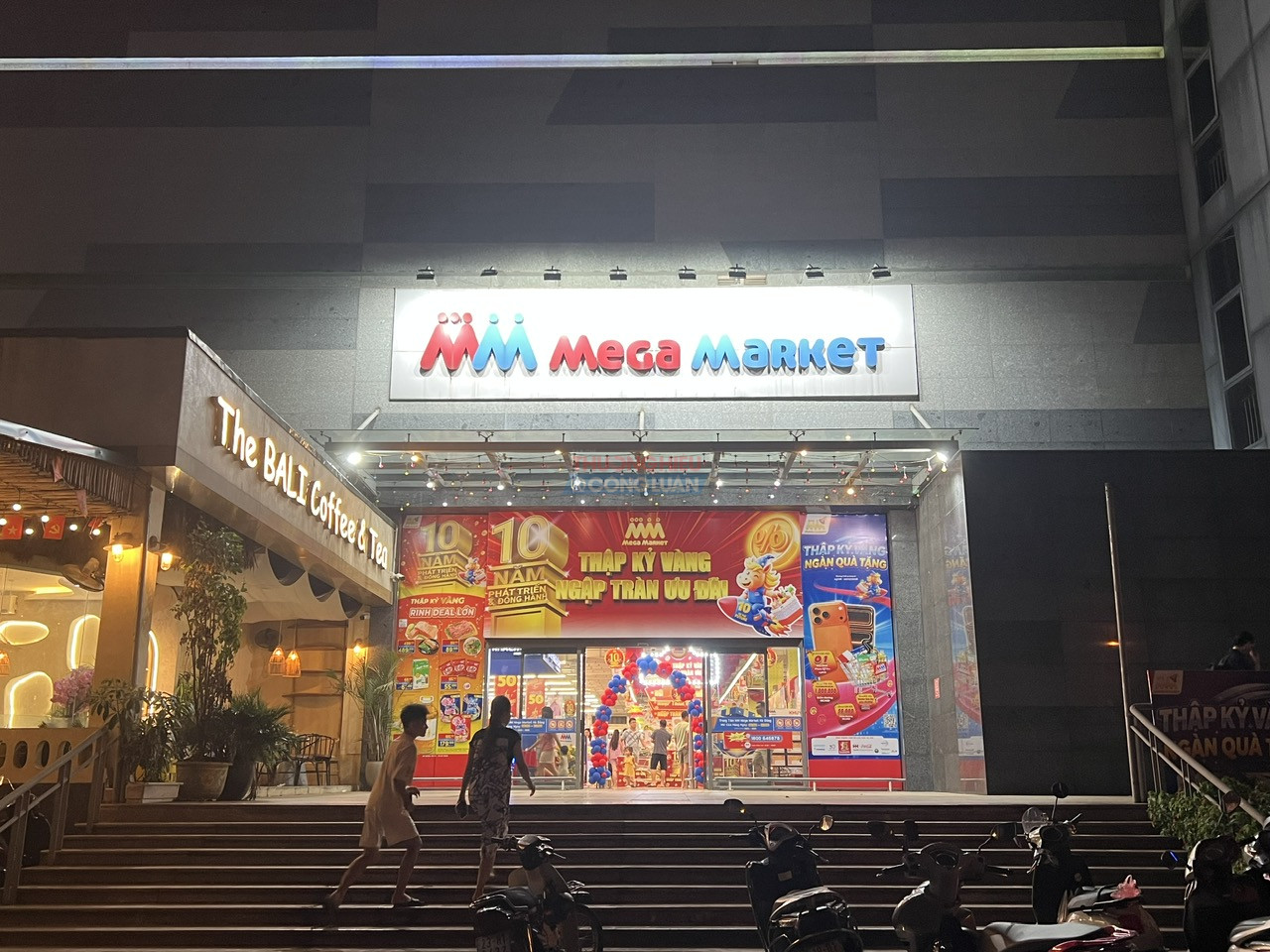Siêu thị MM Mega Market Hà Đông: Bày bán nhiều thực phẩm tươi sống thiếu thông tin hàng hóa