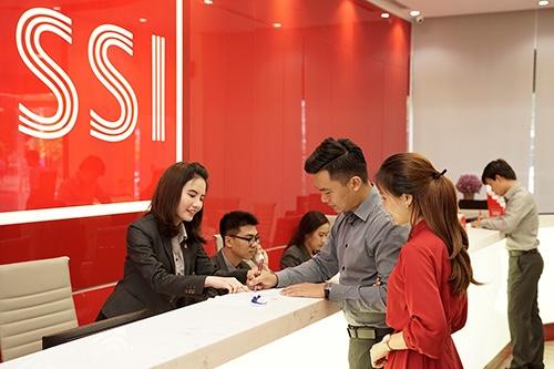 SSI chốt quyền chia cổ tức tiền mặt, thưởng cổ phiếu tỷ lệ 5:1