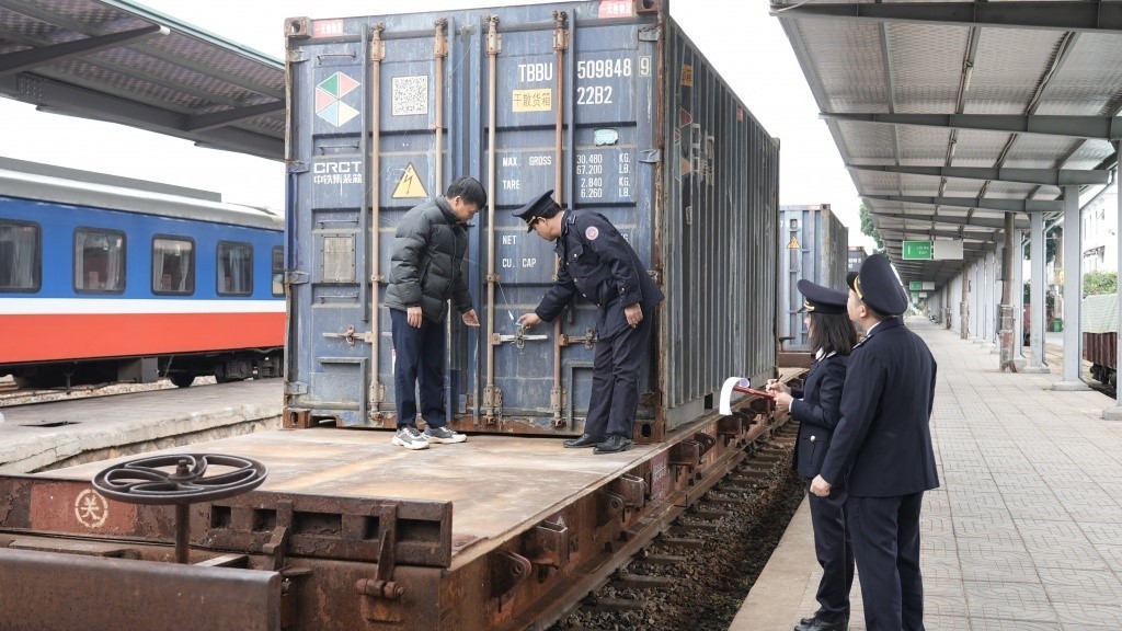 Hải quan khu vực VII tăng cường công tác kiểm tra hoạt động xuất khẩu nông sản