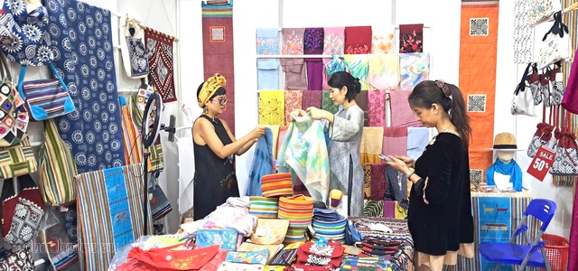 Từng bước khơi dậy sức mạnh của thị trường nội địa