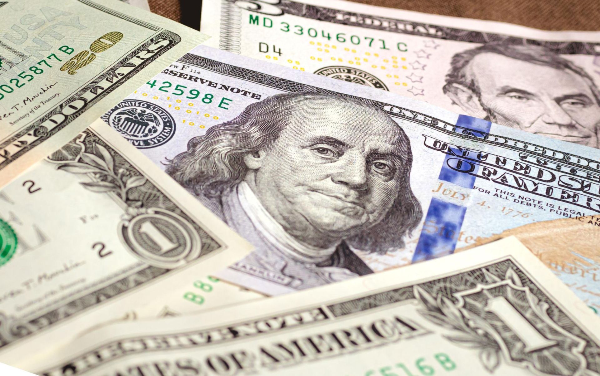 Tỷ giá USD hôm nay 4/8: Đồng yên tăng mạnh, USD chịu áp lực