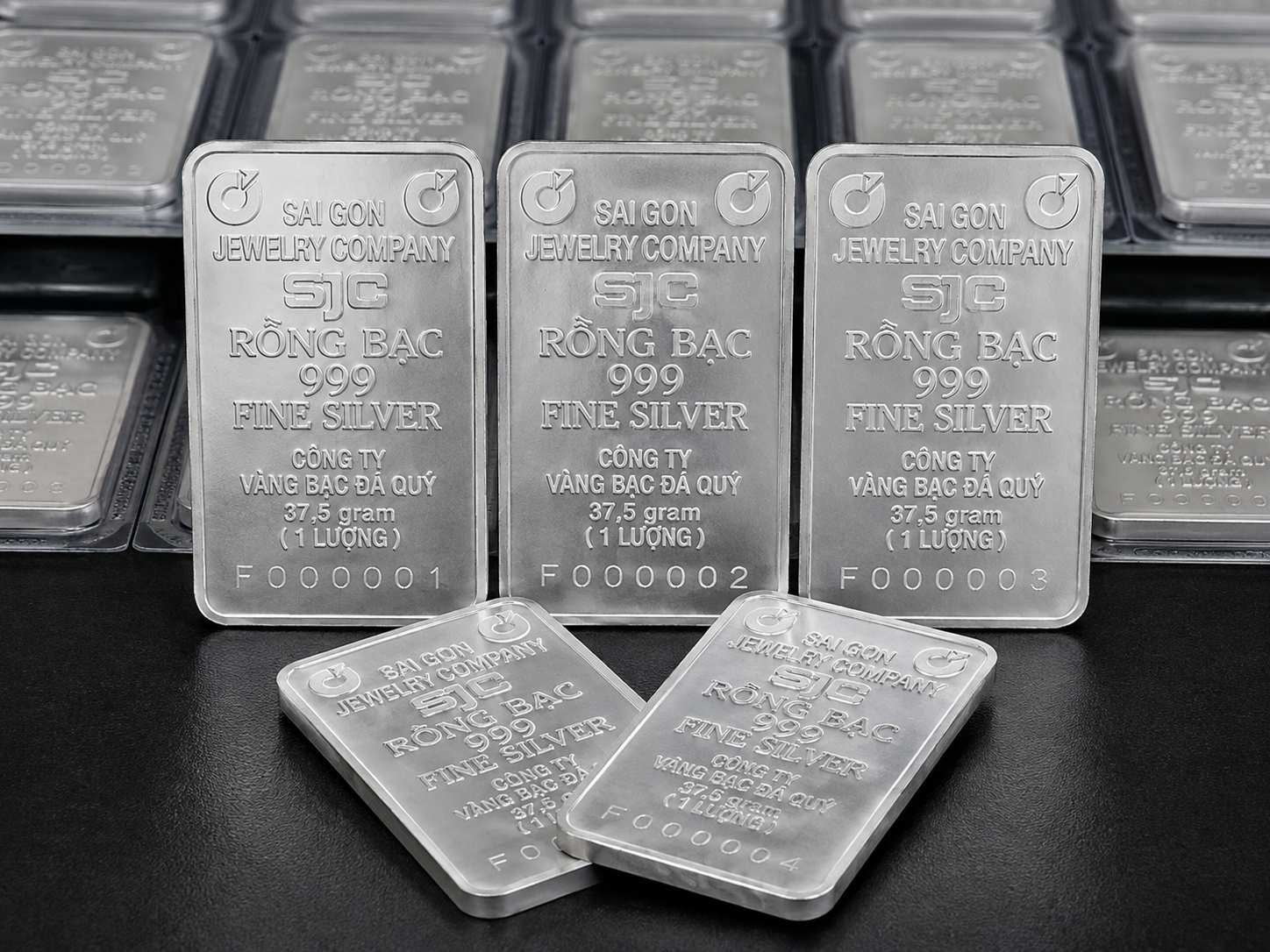 Giá bạc hôm nay 4/8: Chưa thể bứt phá