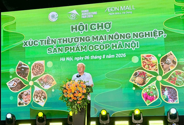 Ph&oacute; Gi&aacute;m đốc Sở NN&MT Nguyễn Mạnh Phương ph&aacute;t biểu tại hội chợ. Ảnh: VGP/Thiện T&acirc;m