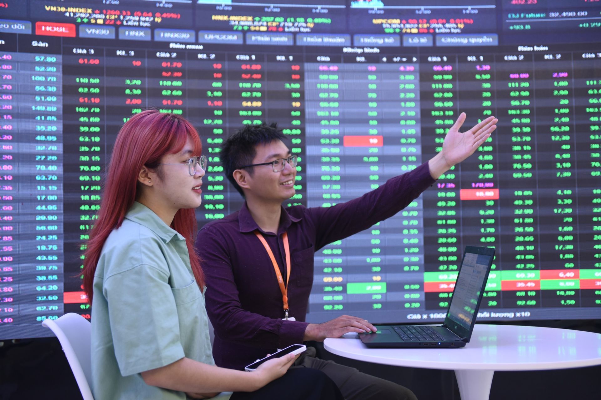 Chứng khoán ngày 18/9: VN-Index tăng tốc sau thông tin Fed, dòng tiền hướng về vùng cản mới