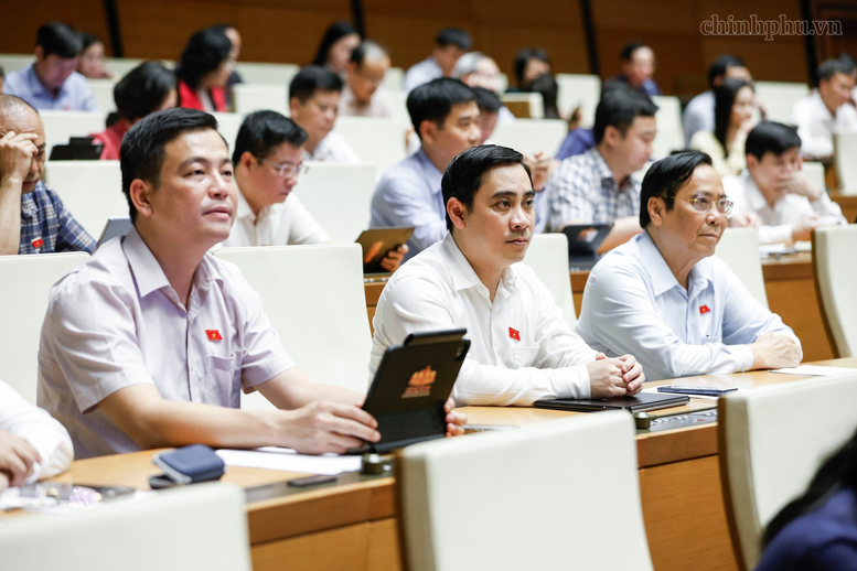 C&aacute;c đại biểu Quốc hội dự họp phi&ecirc;n thảo luận tại Hội trường - Ảnh: chinhphu.vn/Nguyễn Ho&agrave;ng