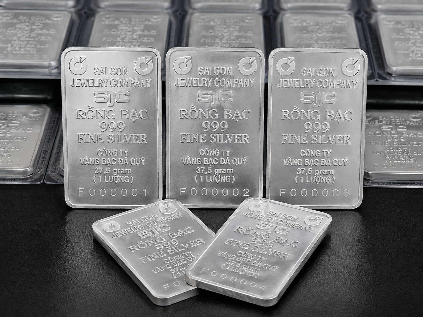 Giá bạc hôm nay 11/8: Liên tục biến động