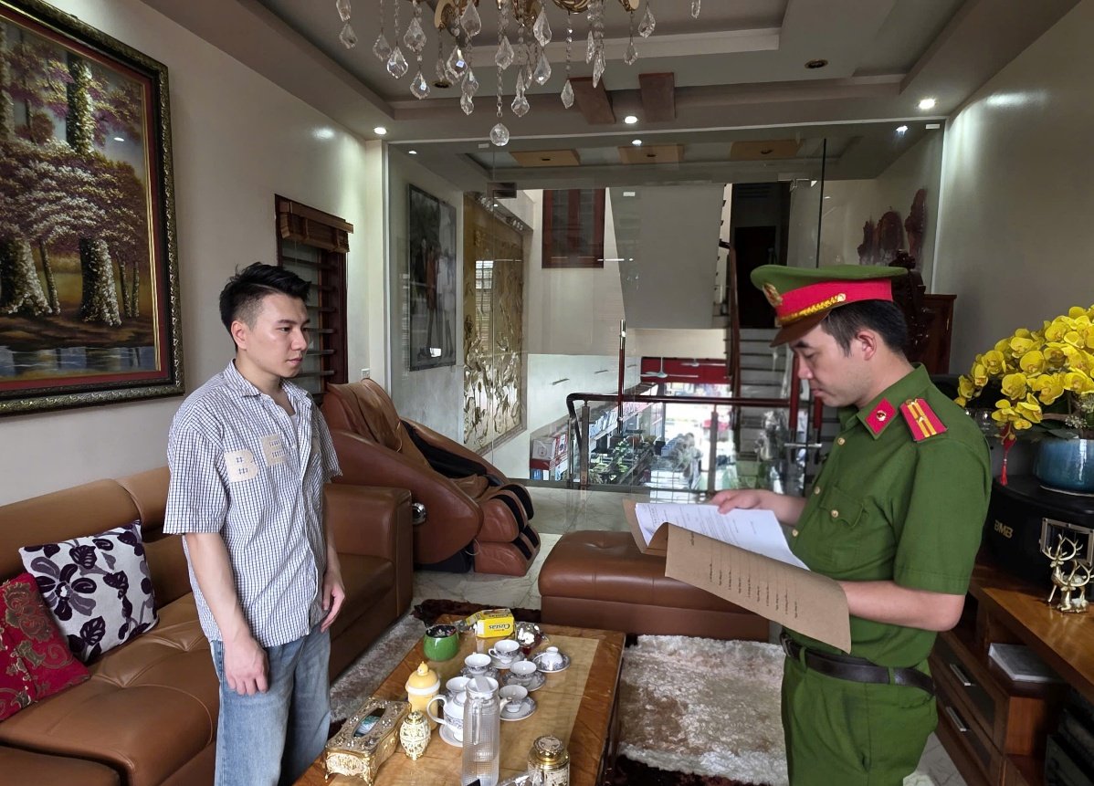 Phú Thọ: Khởi tố chủ chuỗi cửa hàng thời trang bán hàng giả mạo nhãn hiệu