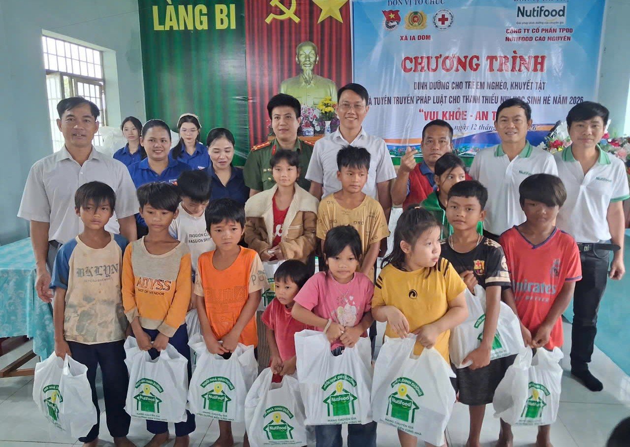 Nutifood trao dinh dưỡng đến trẻ em khó khăn tại Gia Lai
