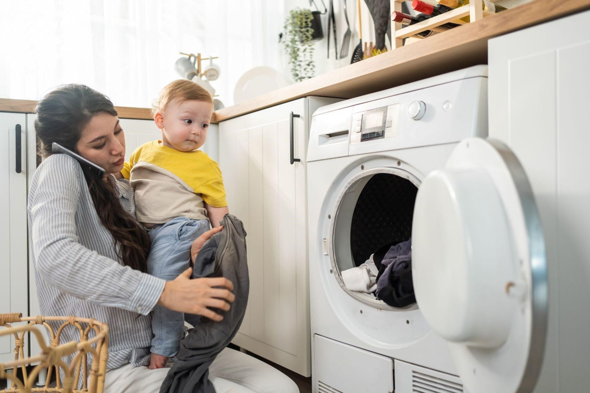 Câu chuyện giặt quần áo sao cho sạch và nỗi lo muôn thuở về vi khuẩn vô hình
