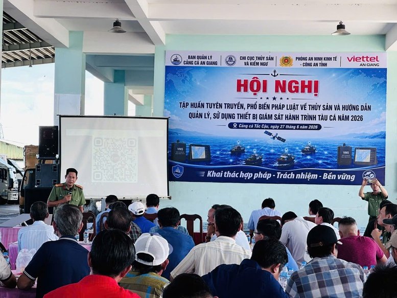 Hội nghị tập huấn, tuy&ecirc;n truyền, phổ biến ph&aacute;p luật về thủy sản cho b&agrave; con ngư d&acirc;n tỉnh An Giang - Ảnh: chinhphu.vn/LS