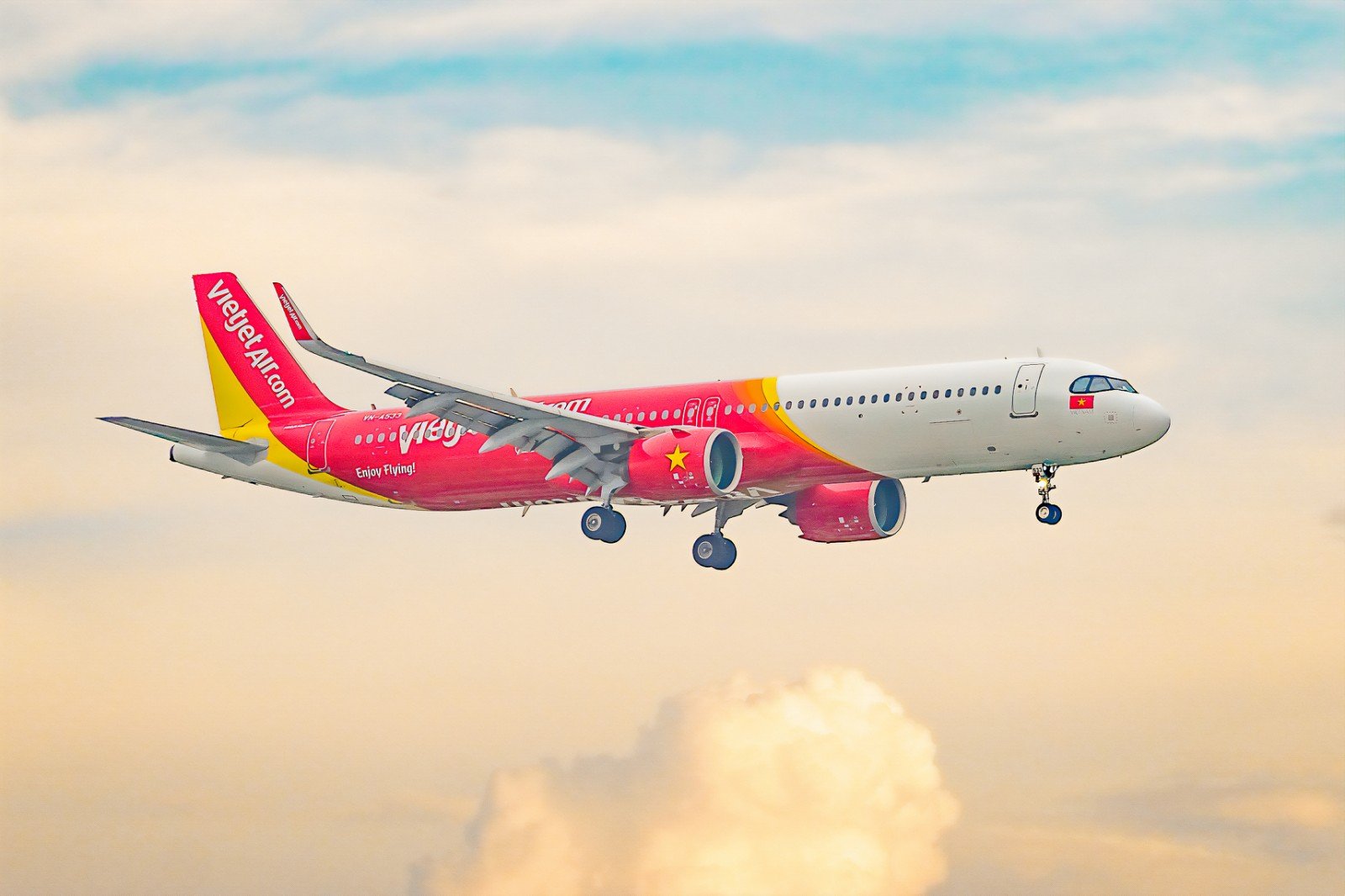 Vietjet tăng vốn Galaxy Pay, kỳ vọng sớm đưa Wi-Fi Starlink lên máy bay