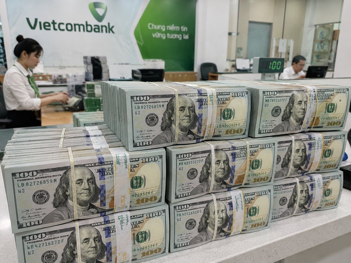Tỷ giá USD hôm nay 15/8: Giá USD bán ra tăng
