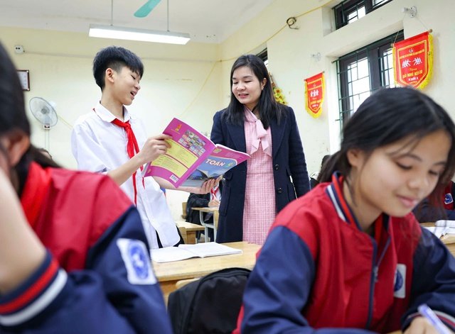 Về lộ trình miễn phí sách giáo khoa cho hoc sinh tại Hà Nội