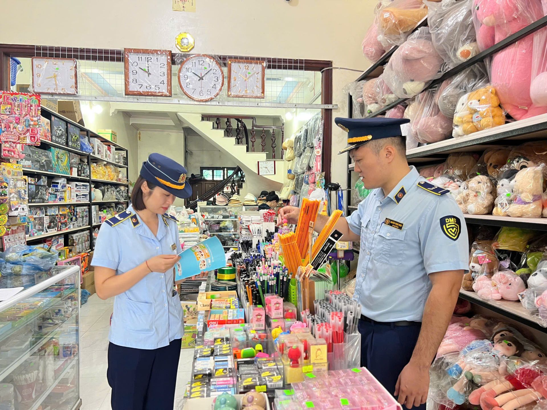 Lạng Sơn: Tăng cường kiểm tra thị trường văn phòng phẩm, sách giáo khoa