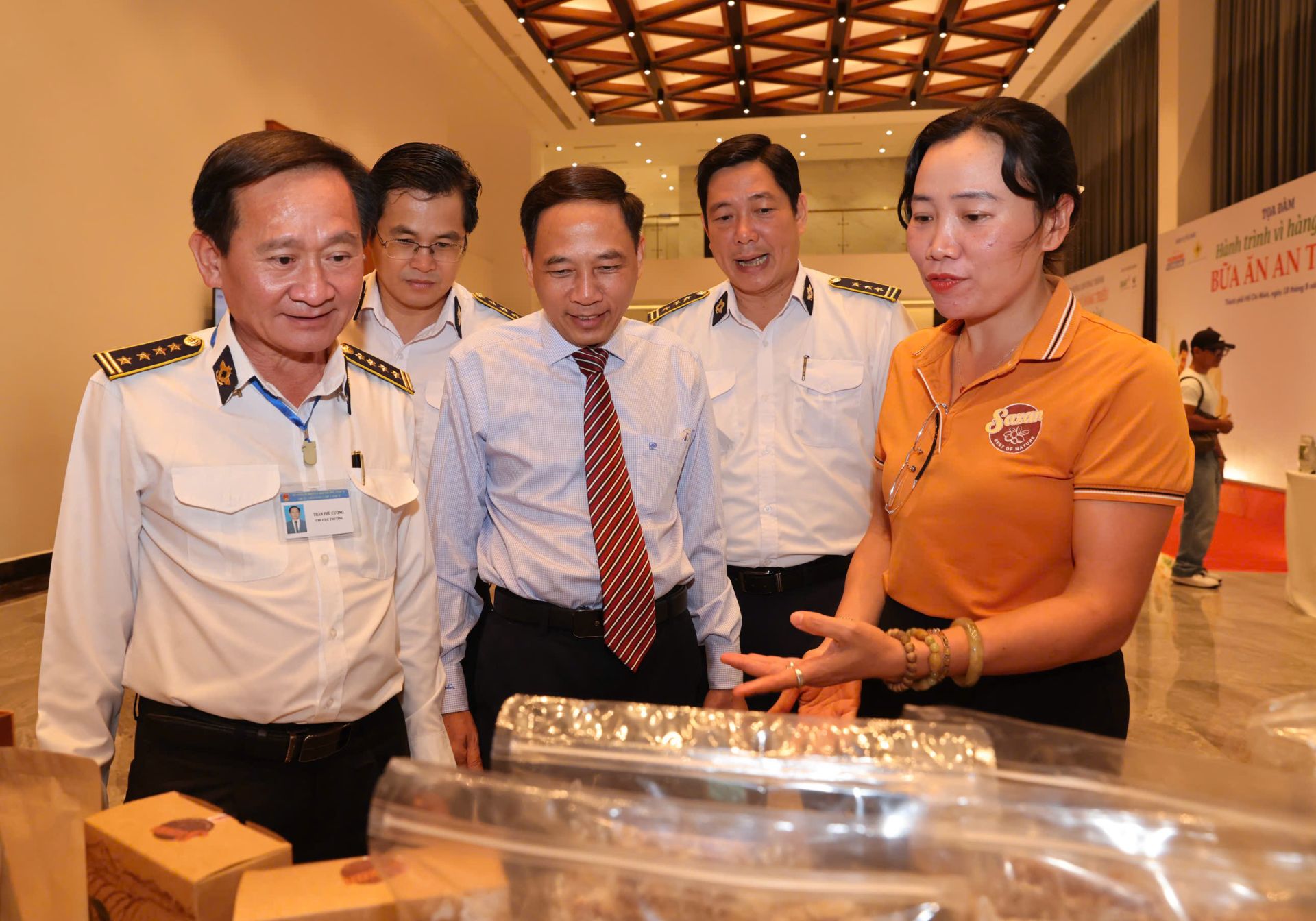Tọa đàm: Từ bữa cơm gia đình đến hành trình vì hàng triệu bữa ăn an toàn