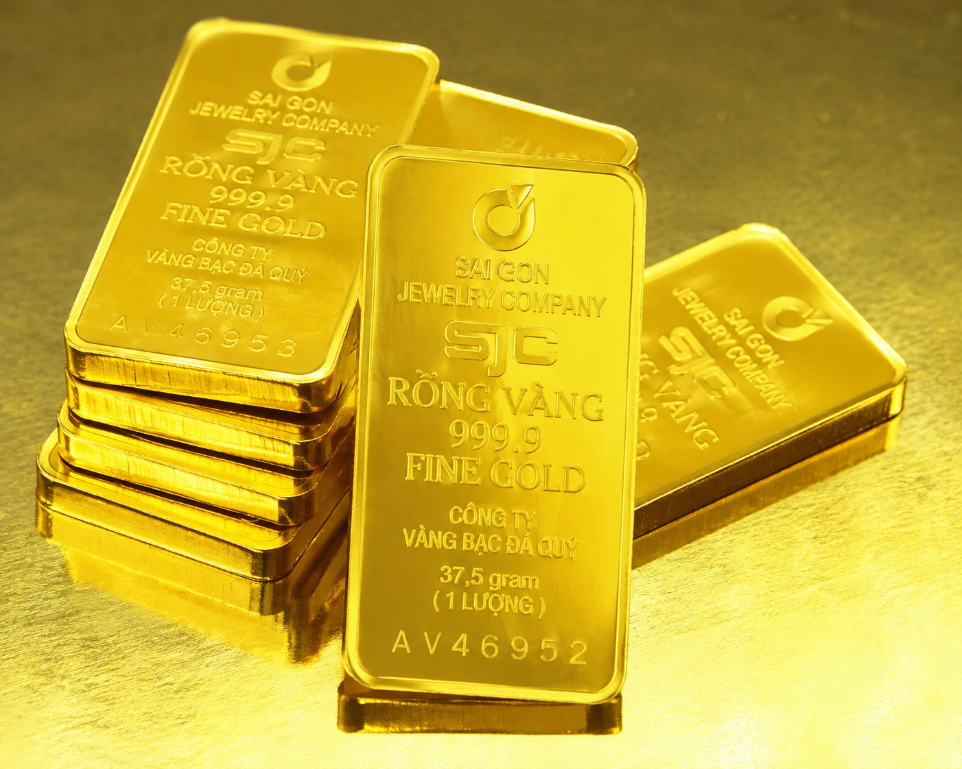 Giá vàng hôm nay 18/8: Vàng miếng cao nhất 144,8 triệu, vàng nhẫn 145,5 triệu đồng/lượng