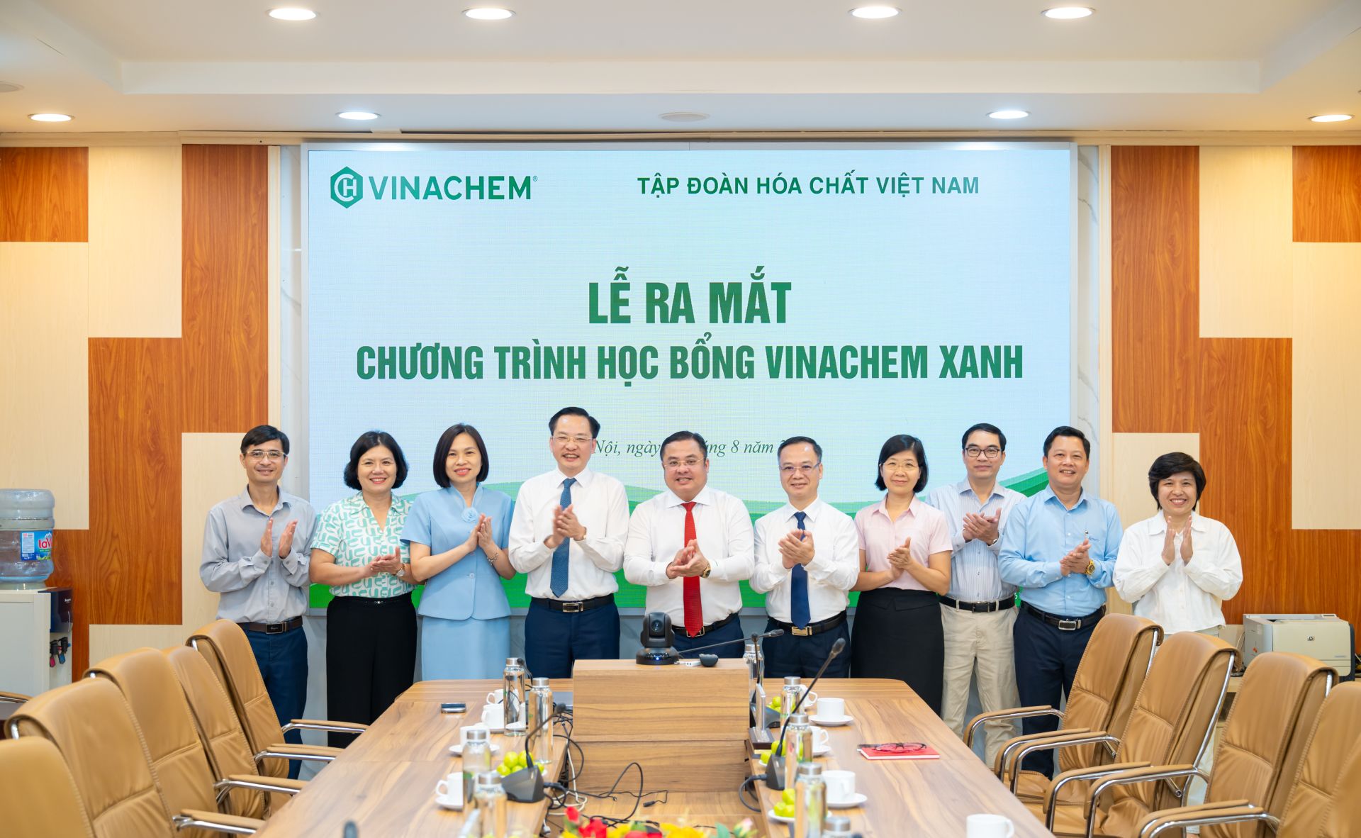 Ra mắt Chương trình học bổng Vinachem Xanh giai đoạn 2026-2030