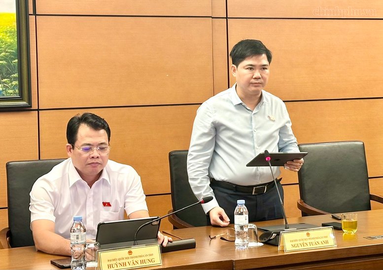 Đại biểu Nguyễn Tuấn Anh (TP. Cần Thơ) n&ecirc;u &yacute; kiến tại phi&ecirc;n họp Tổ chiều 19/8 - Ảnh: chinhphu.vn/Diệu Anh
