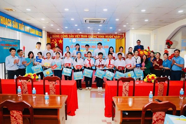 Yến sào Khánh Hòa: Dành gần 2,3 tỷ đồng tiếp sức học sinh trước thềm năm học mới