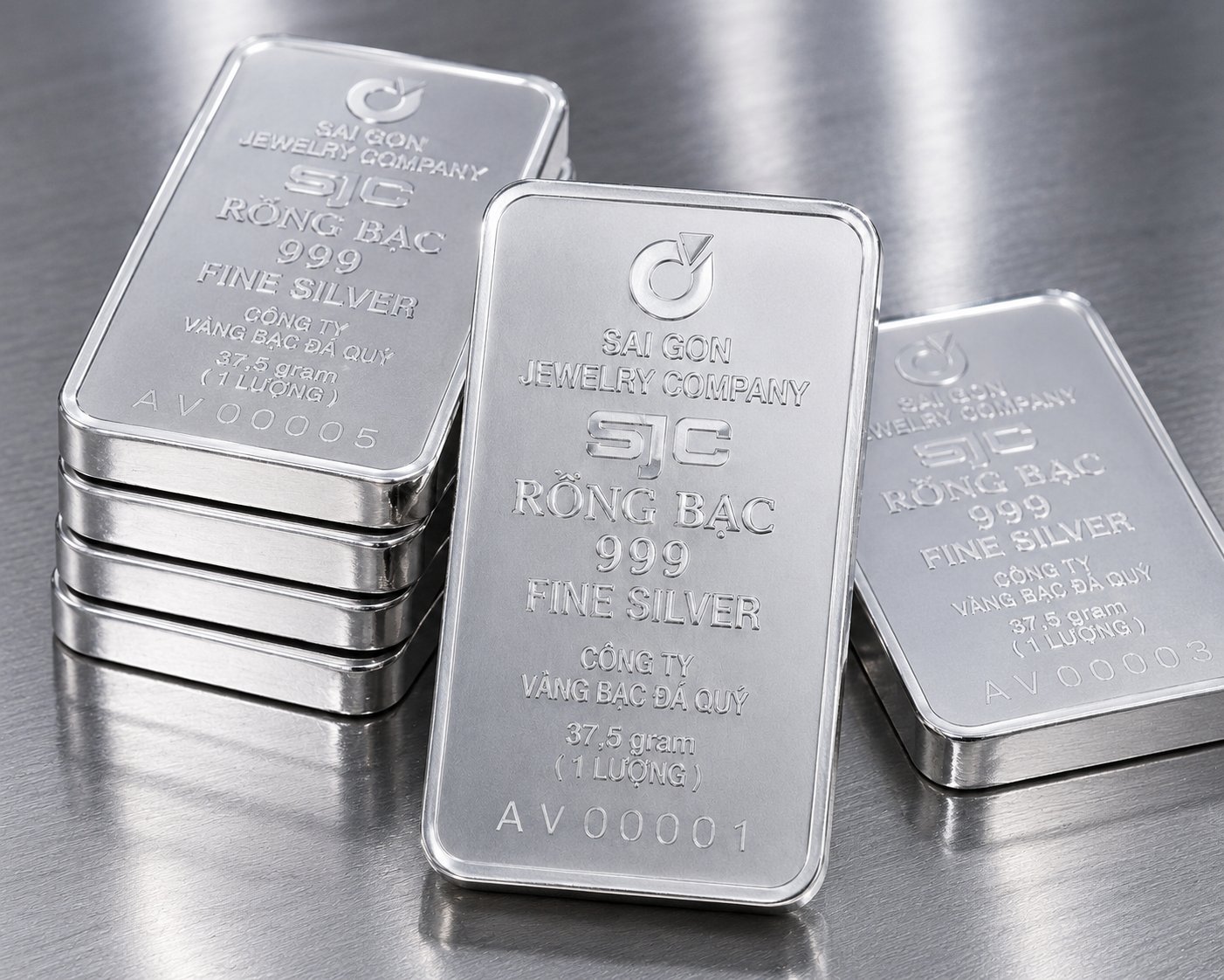 Quỹ khổng lồ "xuống tiền" gom 20 tấn bạc khi giá hồi phục