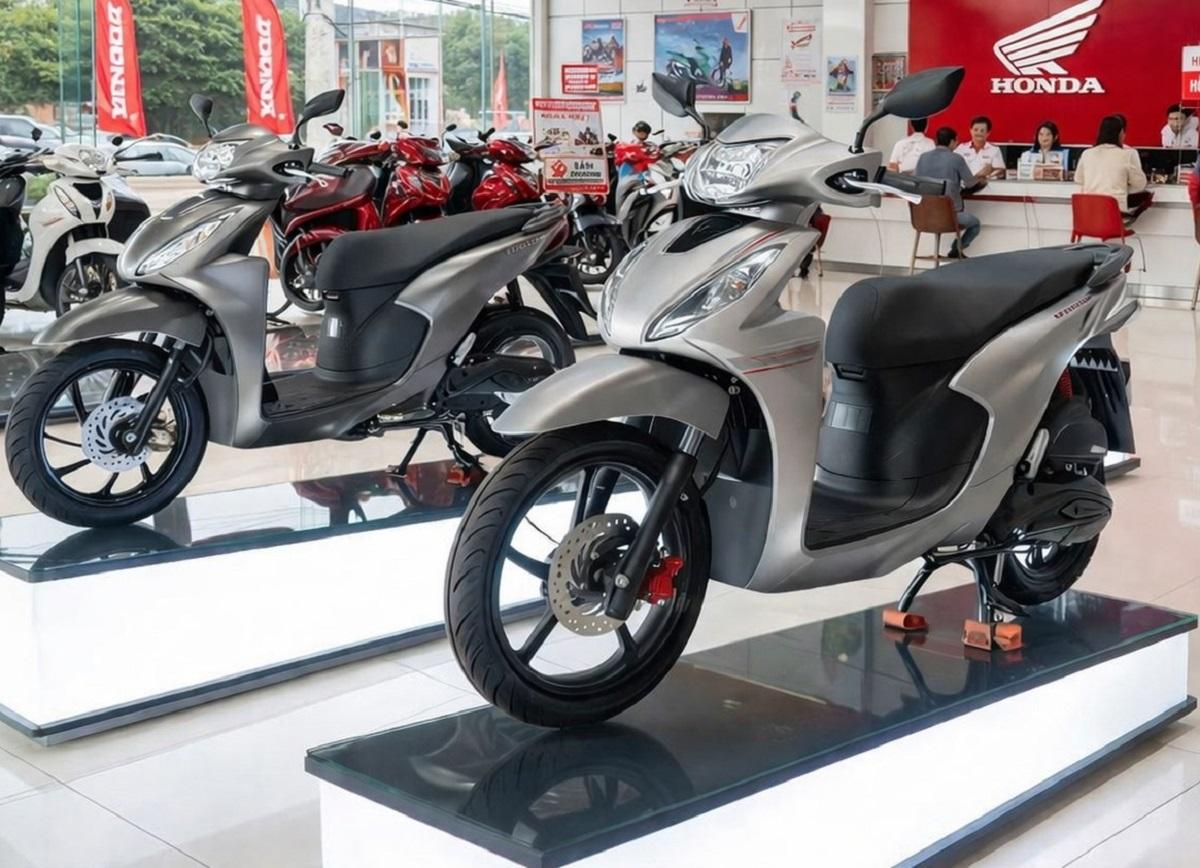 Gi&aacute; Honda Vision tại đại l&yacute; trong th&aacute;ng 8/2026 thấp hơn gi&aacute; ni&ecirc;m yết ở cả 4 phi&ecirc;n bản được khảo s&aacute;t.