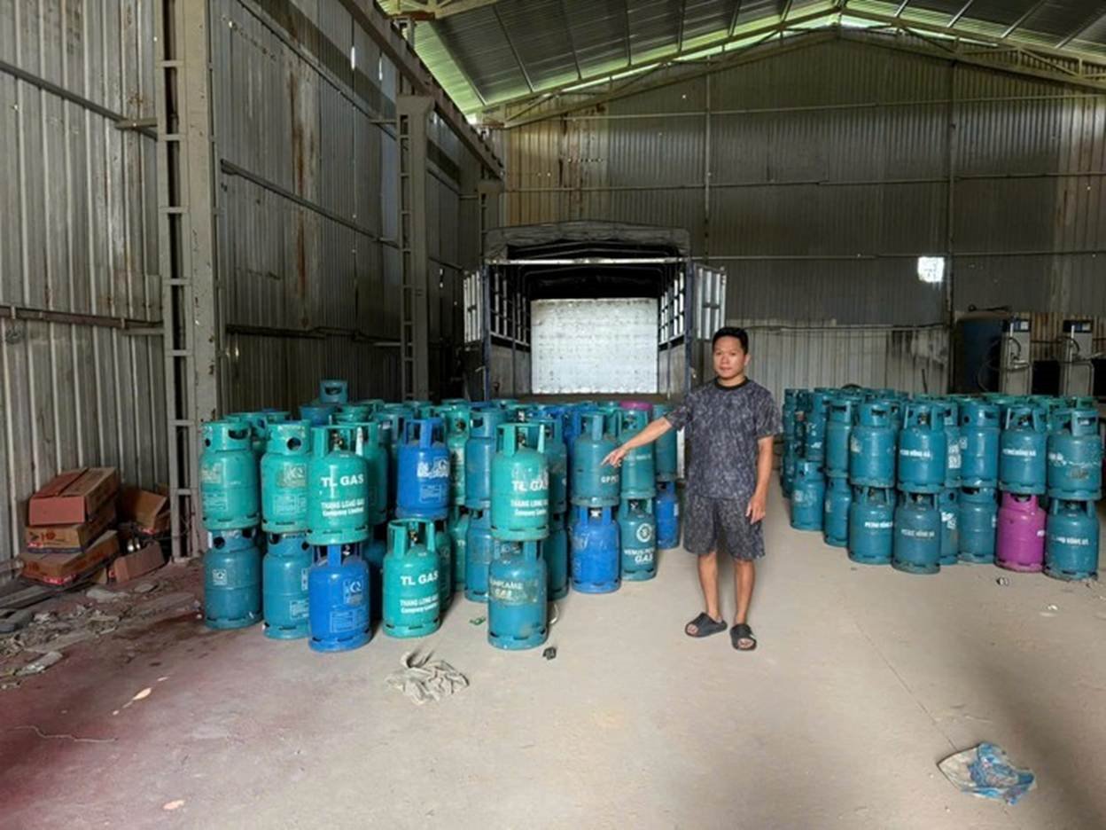 Hà Nội: Triệt phá đường dây san chiết, phân phối hàng loạt thương hiệu gas giả