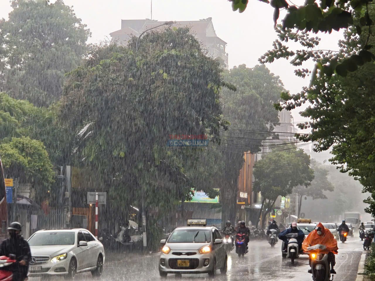 Thời tiết ngày 25/8: Đông Bắc Bộ mưa lớn do hoàn lưu bão số 4, cảnh báo lũ quét và sạt lở