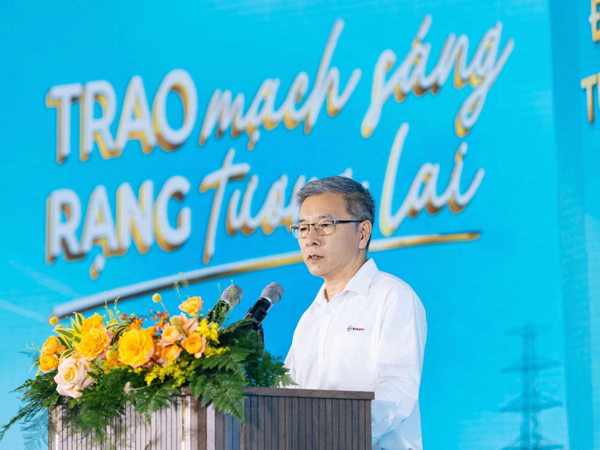 &Ocirc;ng Nguyễn Văn Bảy  &ndash; Ph&oacute; Gi&aacute;m đốc C&ocirc;ng ty Truyền tải điện 4 ph&aacute;t biểu tại buổi lễ.