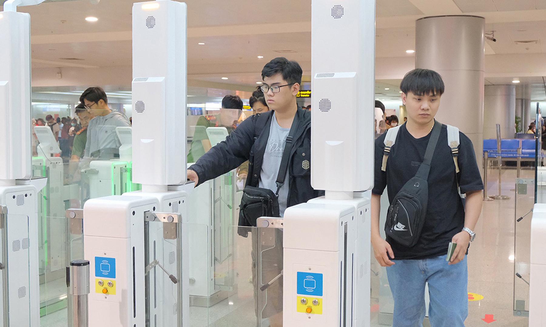Đi nước ngoài dịp 2/9: Mang tiền, vàng thế nào để không bị phạt 50 triệu?