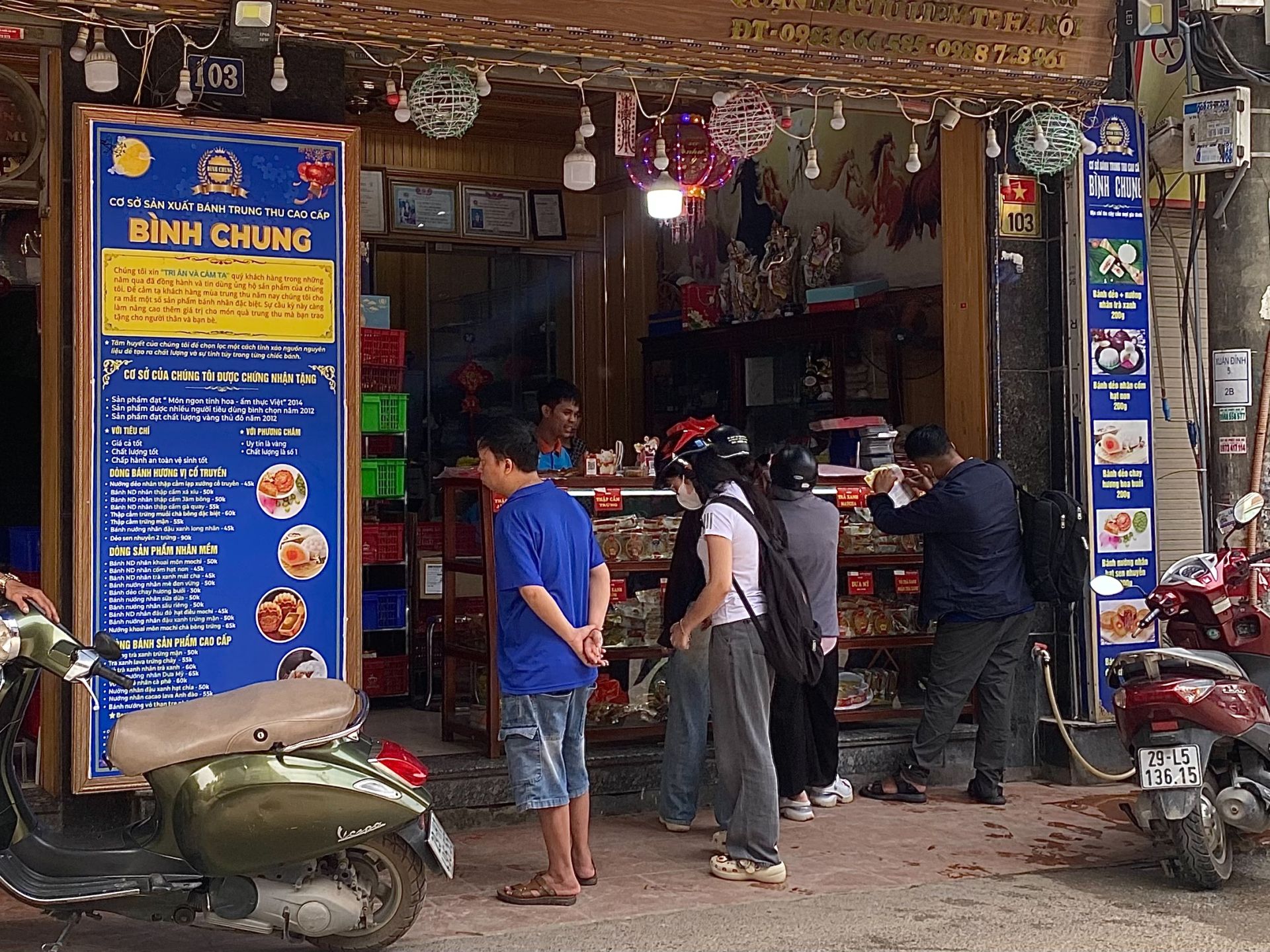 Khảo sát thị trường bánh Trung thu 2026: Giá từ 40.000 đồng đến hơn 2 triệu đồng/hộp