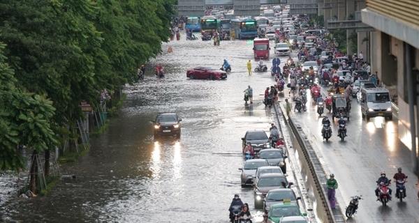 H&agrave; Nội được dự b&aacute;o c&oacute; mưa vừa, mưa to v&agrave; gi&ocirc;ng từ đ&ecirc;m 30/8, cục bộ c&oacute; nơi mưa rất to.