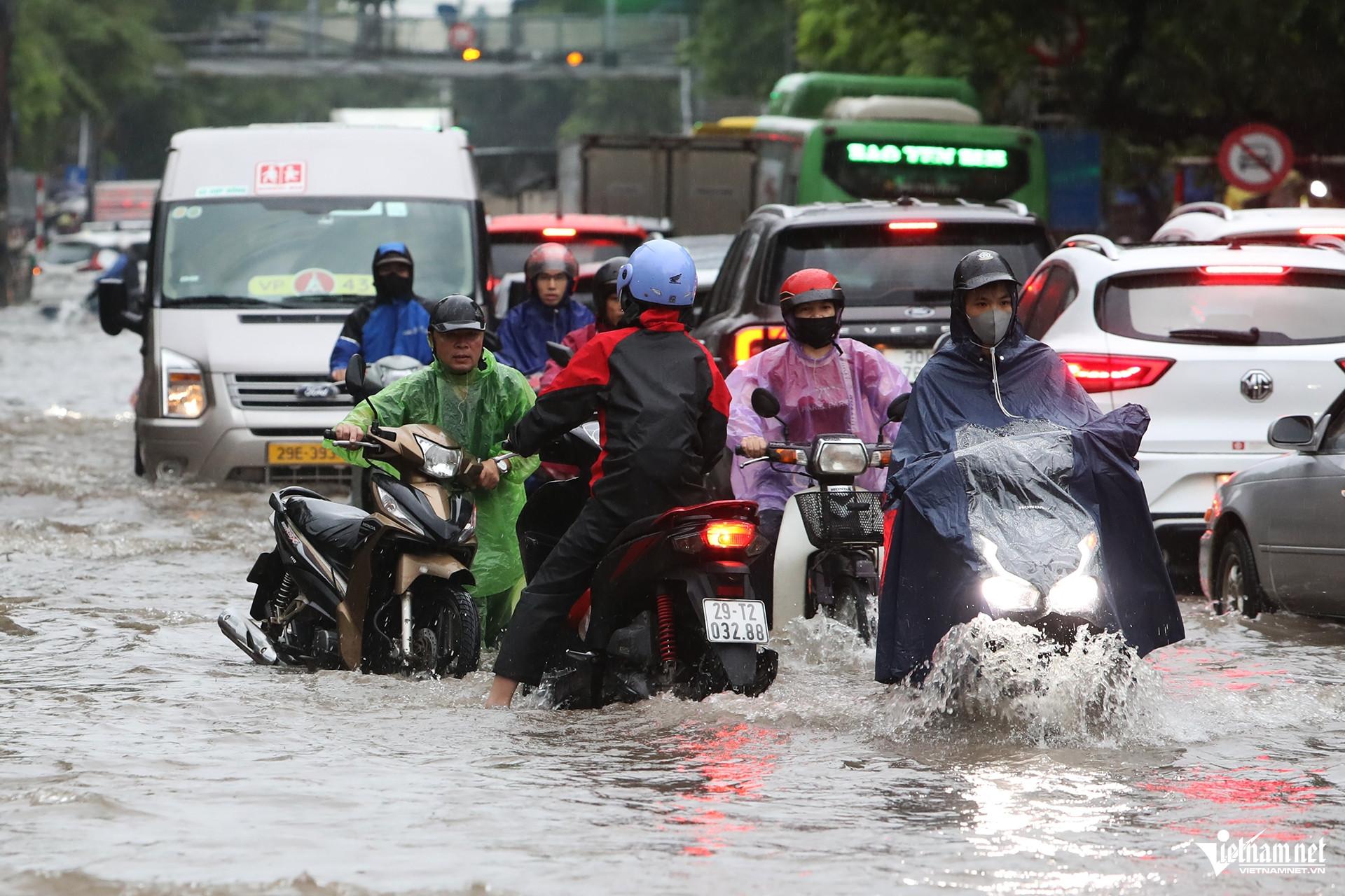 Thời tiết 31/8: Miền Bắc giảm mưa, miền Trung có nơi mưa rất to