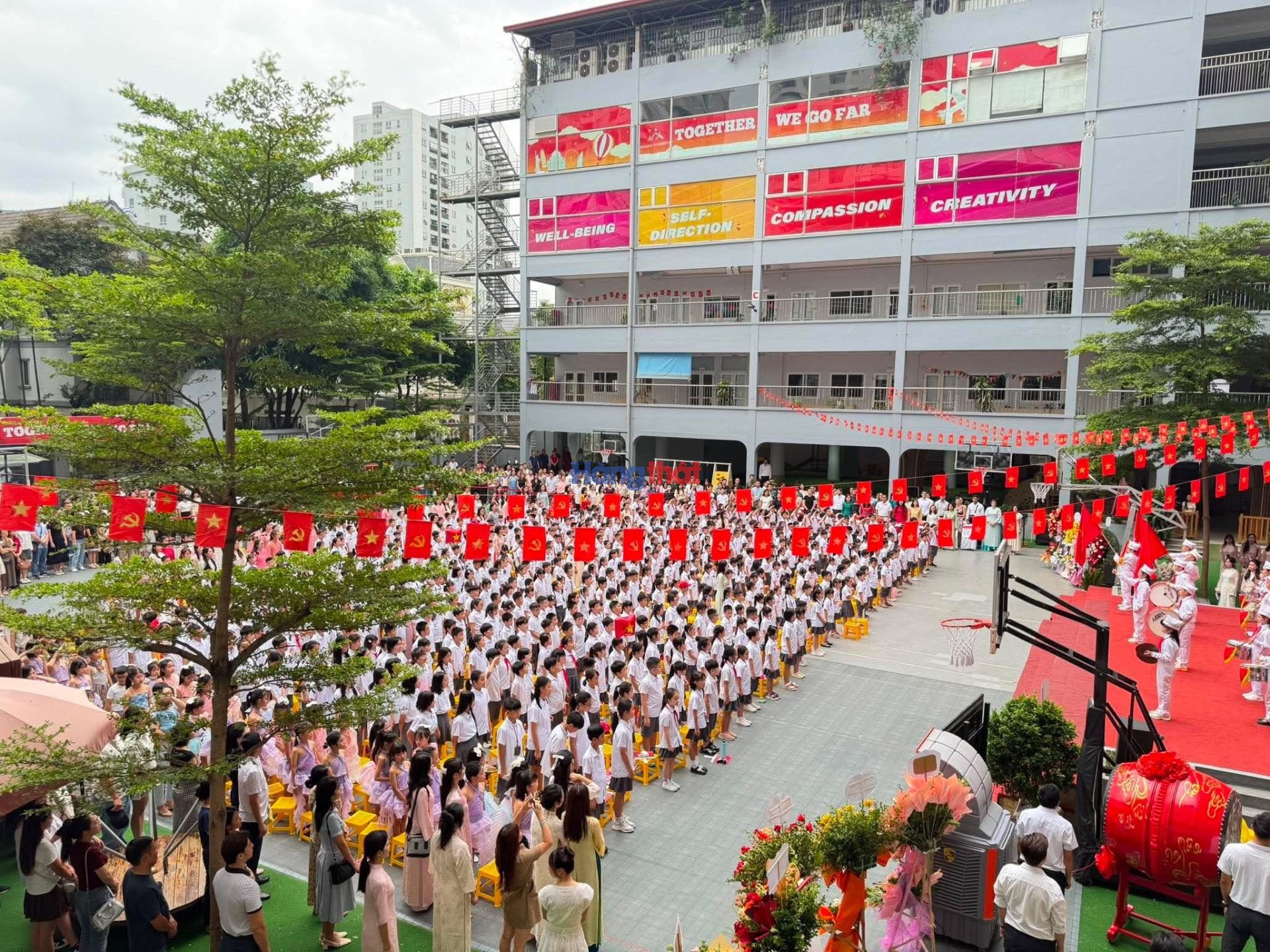 Hơn 800 Alaskids h&aacute;o hức ch&agrave;o đ&oacute;n năm học 2026-2027.