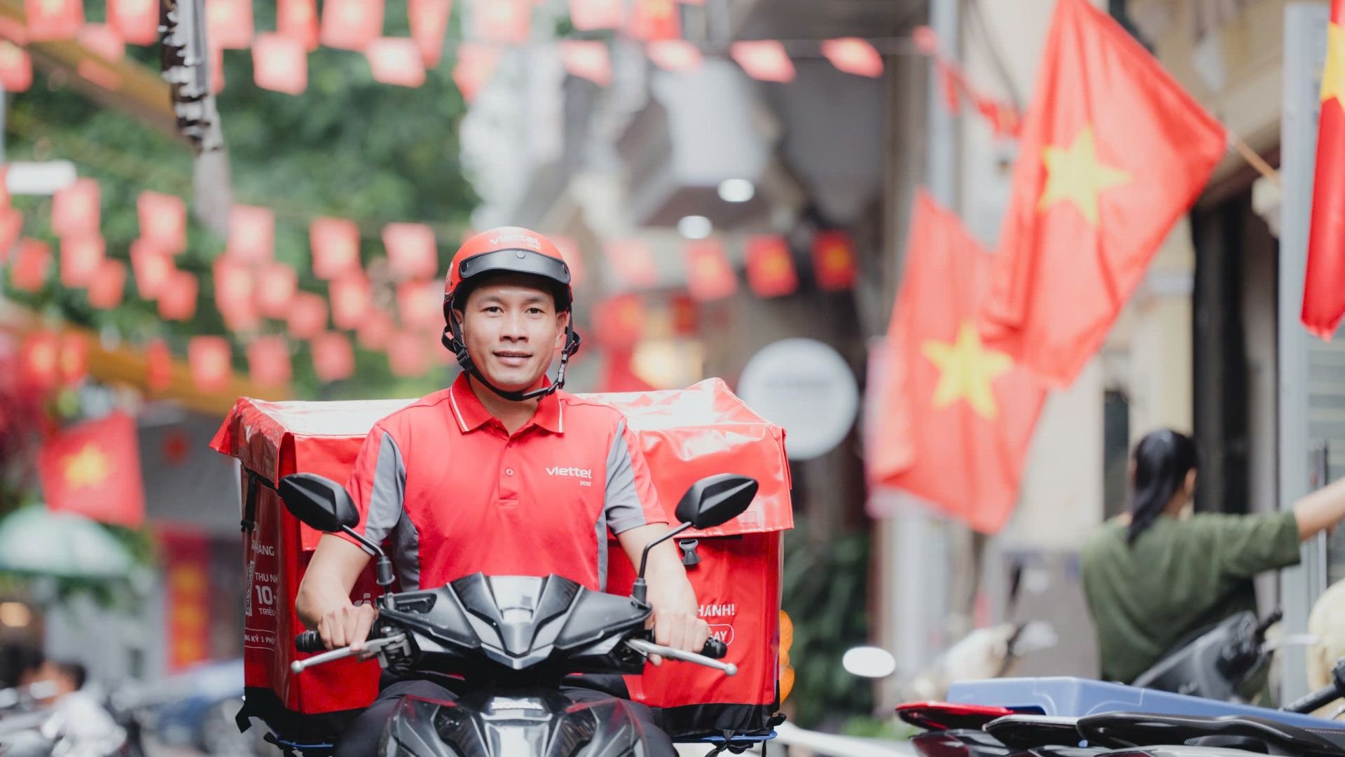 Viettel Post đạt hơn 10.300 tỷ đồng doanh thu sau 6 tháng, tăng tốc đầu tư hạ tầng logistics
