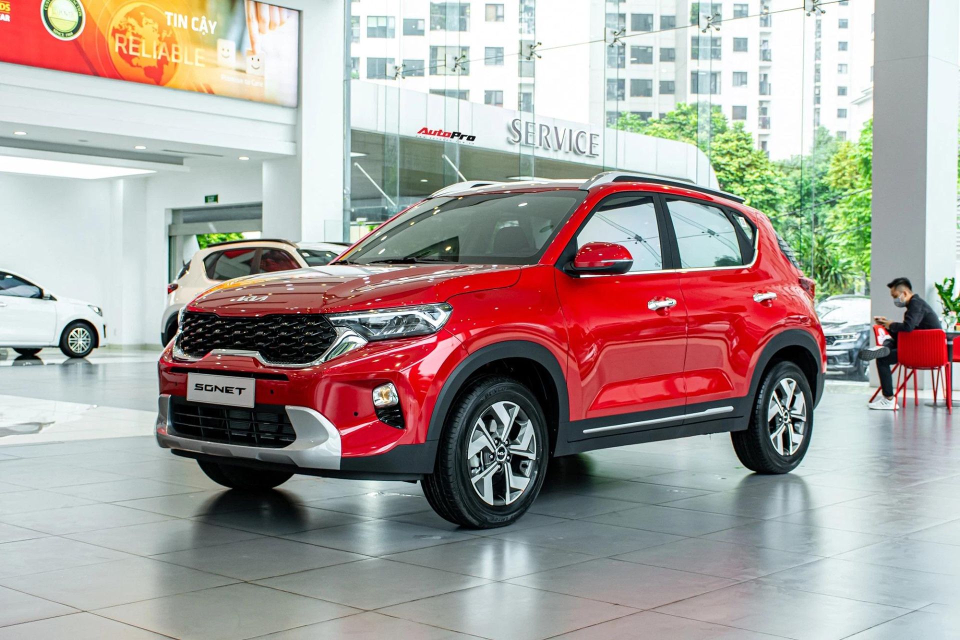 Kia Sonet xuống giá dưới 440 triệu đồng