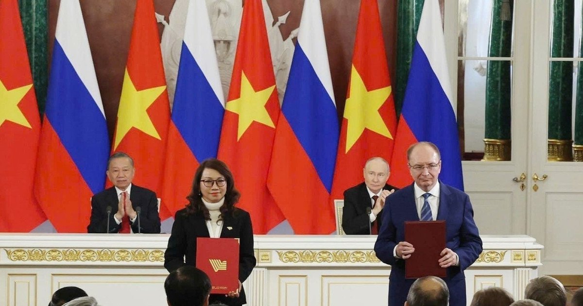 Tổng Bí thư, Chủ tịch nước Tô Lâm và Tổng thống Nga Vladimir Putin chứng kiến Lễ trao các văn kiện hợp tác