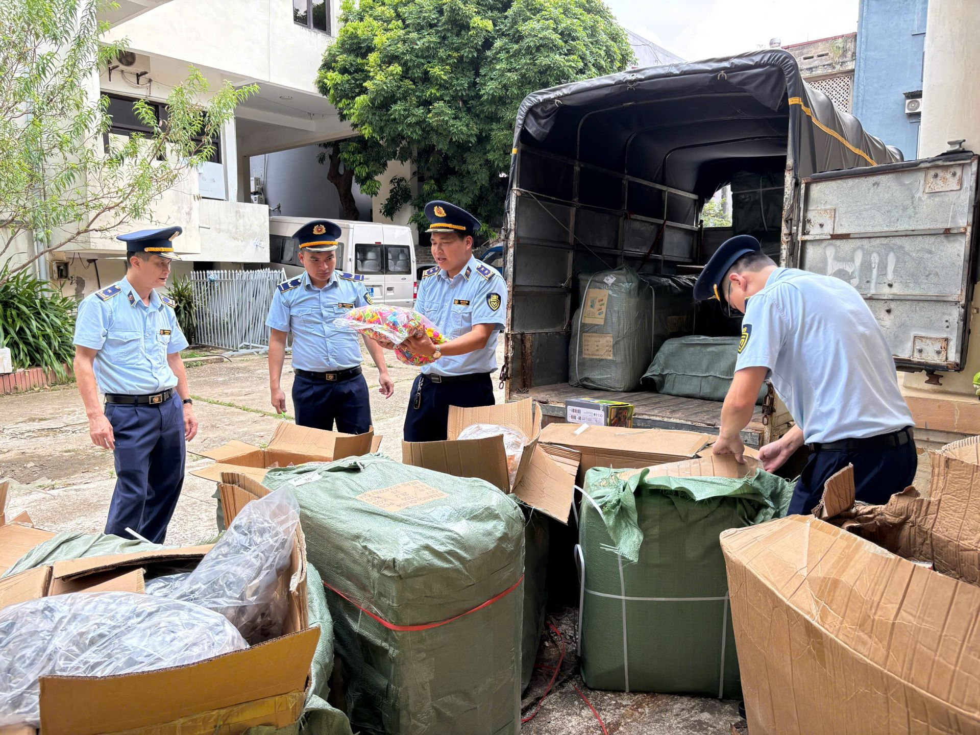 Lạng Sơn: Phát hiện hơn 23.000 sản phẩm đồ chơi trẻ em có dấu hiệu vi phạm
