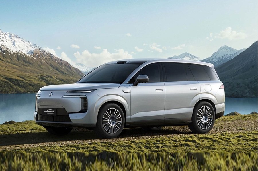SUV điện 6 chỗ Denza N8L sạc siêu nhanh chính thức trình làng