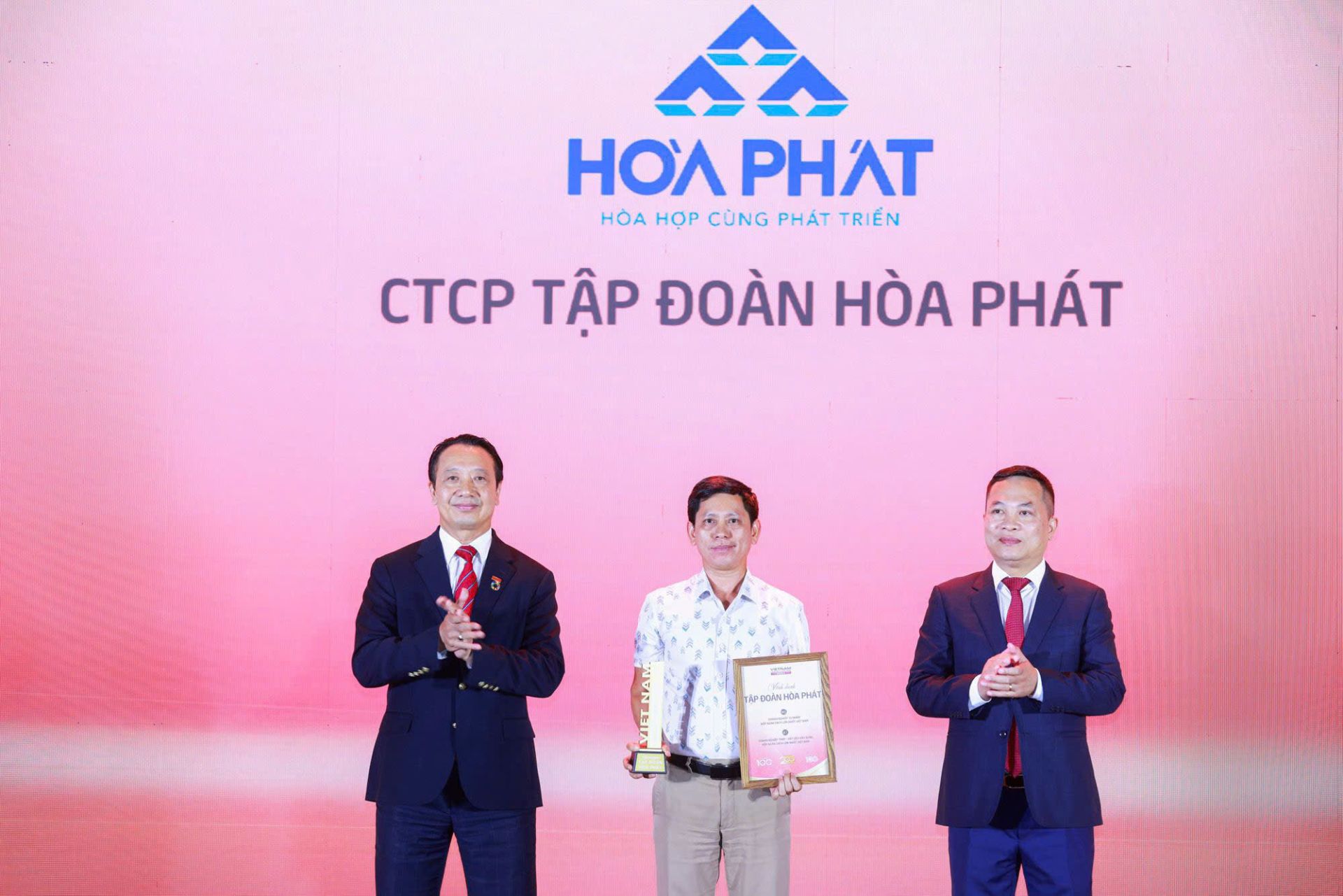 Hòa Phát được vinh danh Top 5 doanh nghiệp tư nhân nộp ngân sách lớn nhất năm 2026
